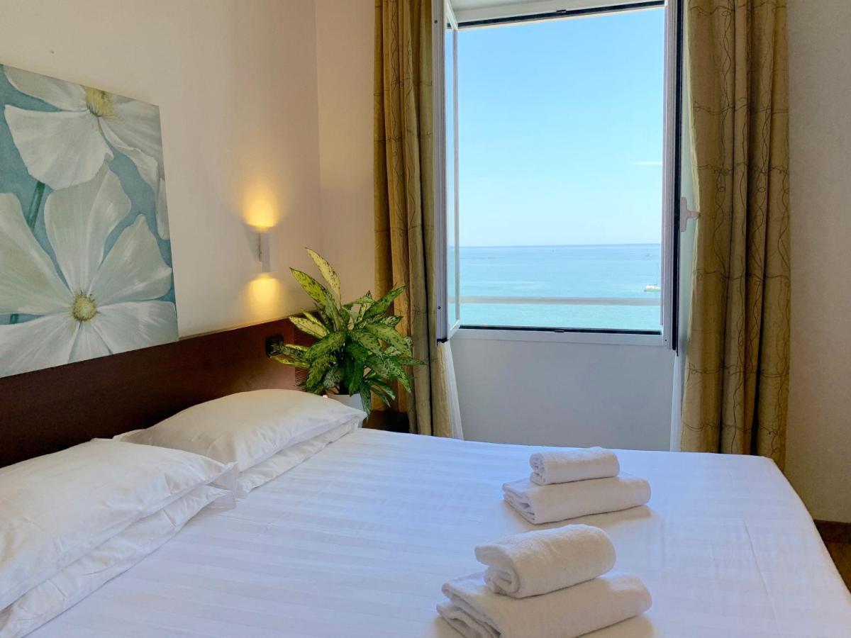 Hotel Corallo Imperia Dış mekan fotoğraf