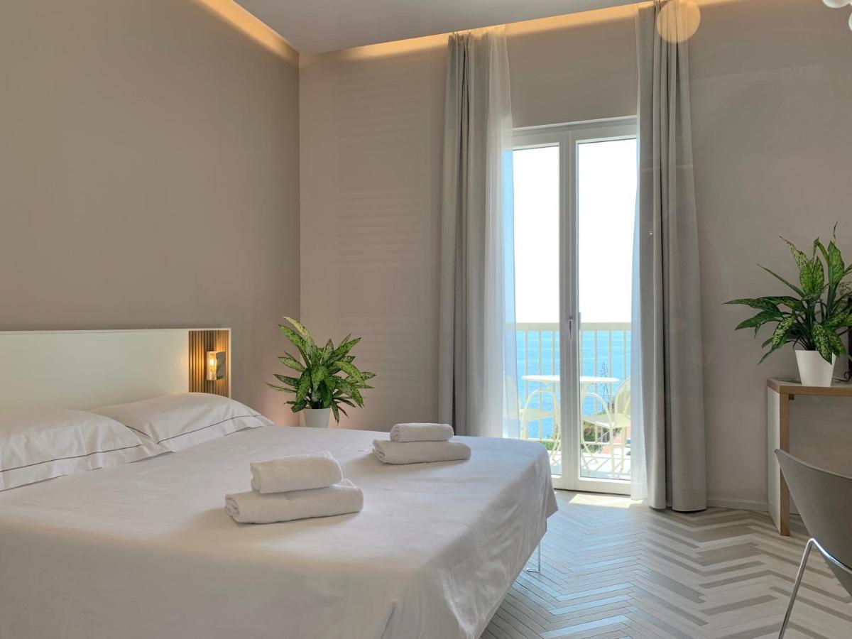 Hotel Corallo Imperia Dış mekan fotoğraf