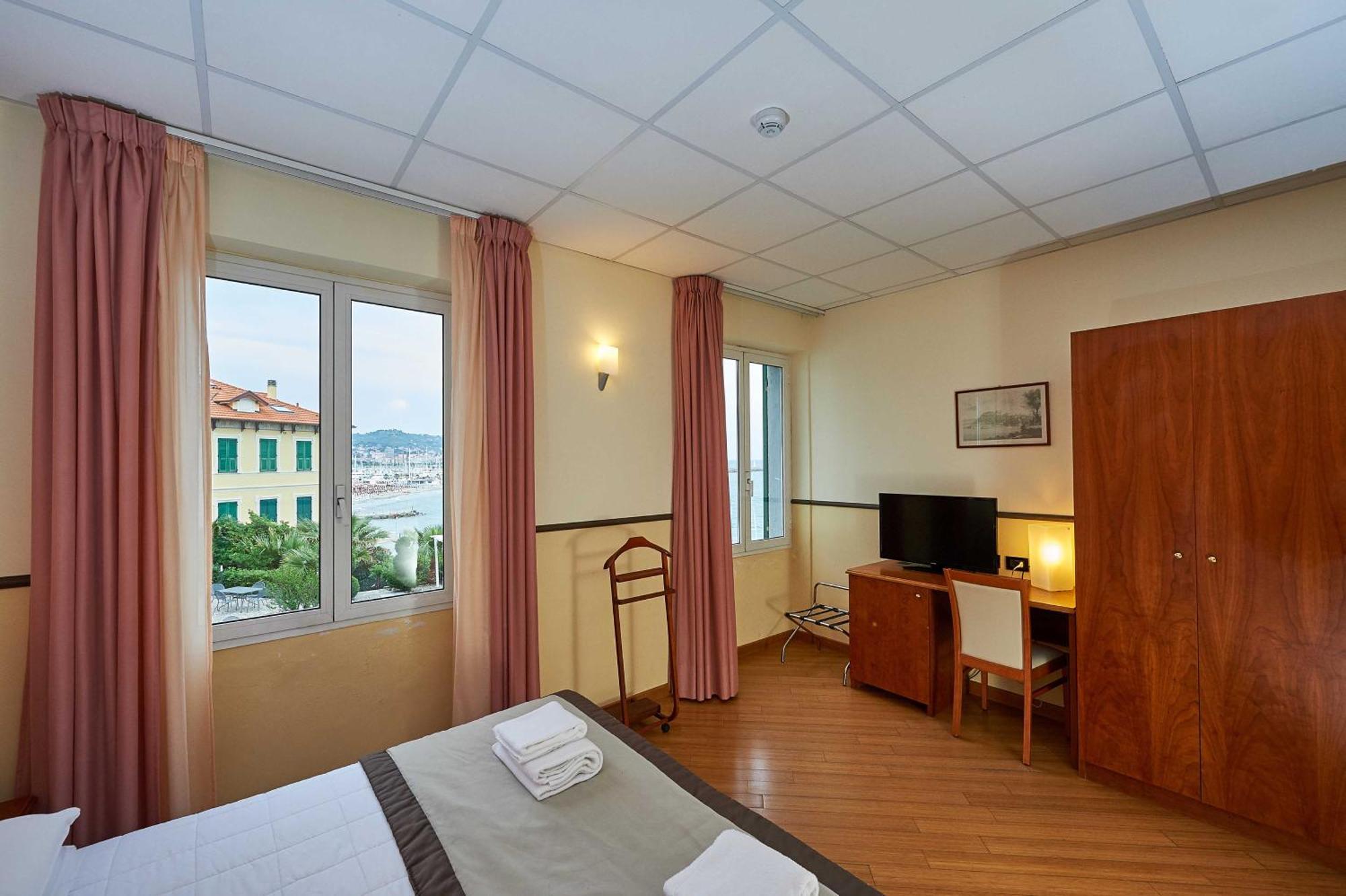 Hotel Corallo Imperia Oda fotoğraf