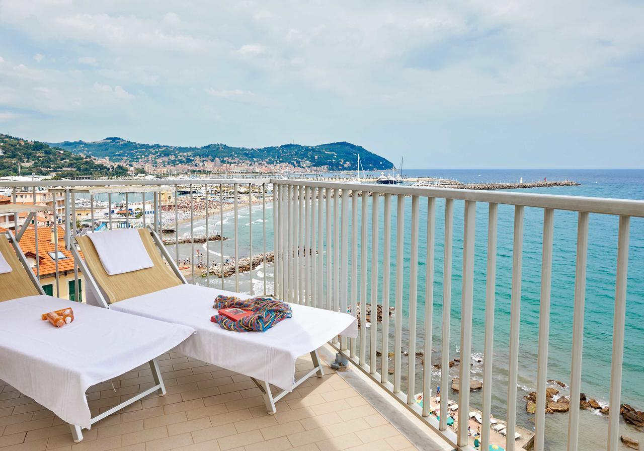 Hotel Corallo Imperia Dış mekan fotoğraf